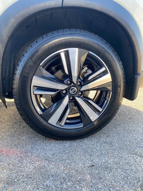 Used 2021 Nissan Rogue Platinum image 7