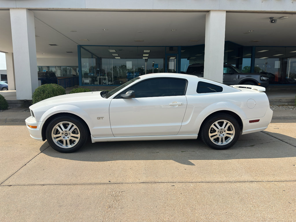 Used 2006 Ford Mustang GT Premium RWD image 11