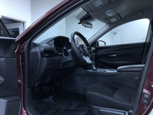 Used 2025 Nissan Sentra SV FWD image 11