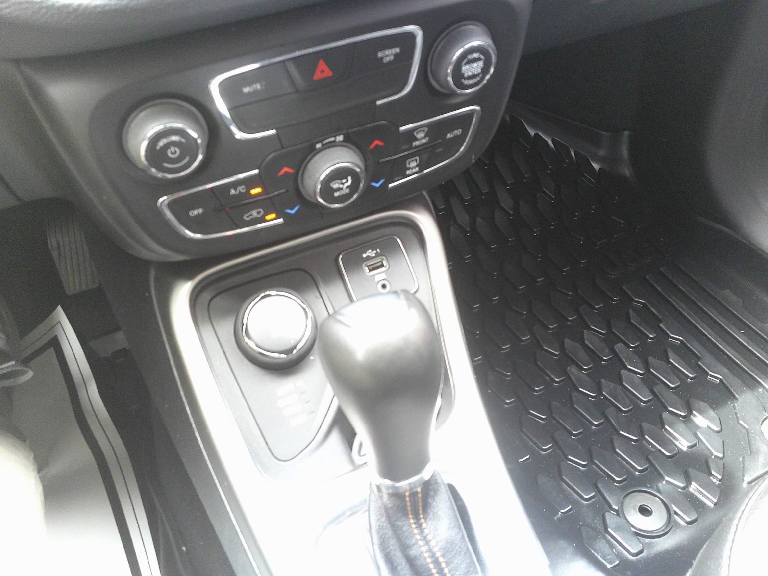 Used 2023 Jeep Compass Limited w/ Sun and Sound Group AWD/4WD image 29