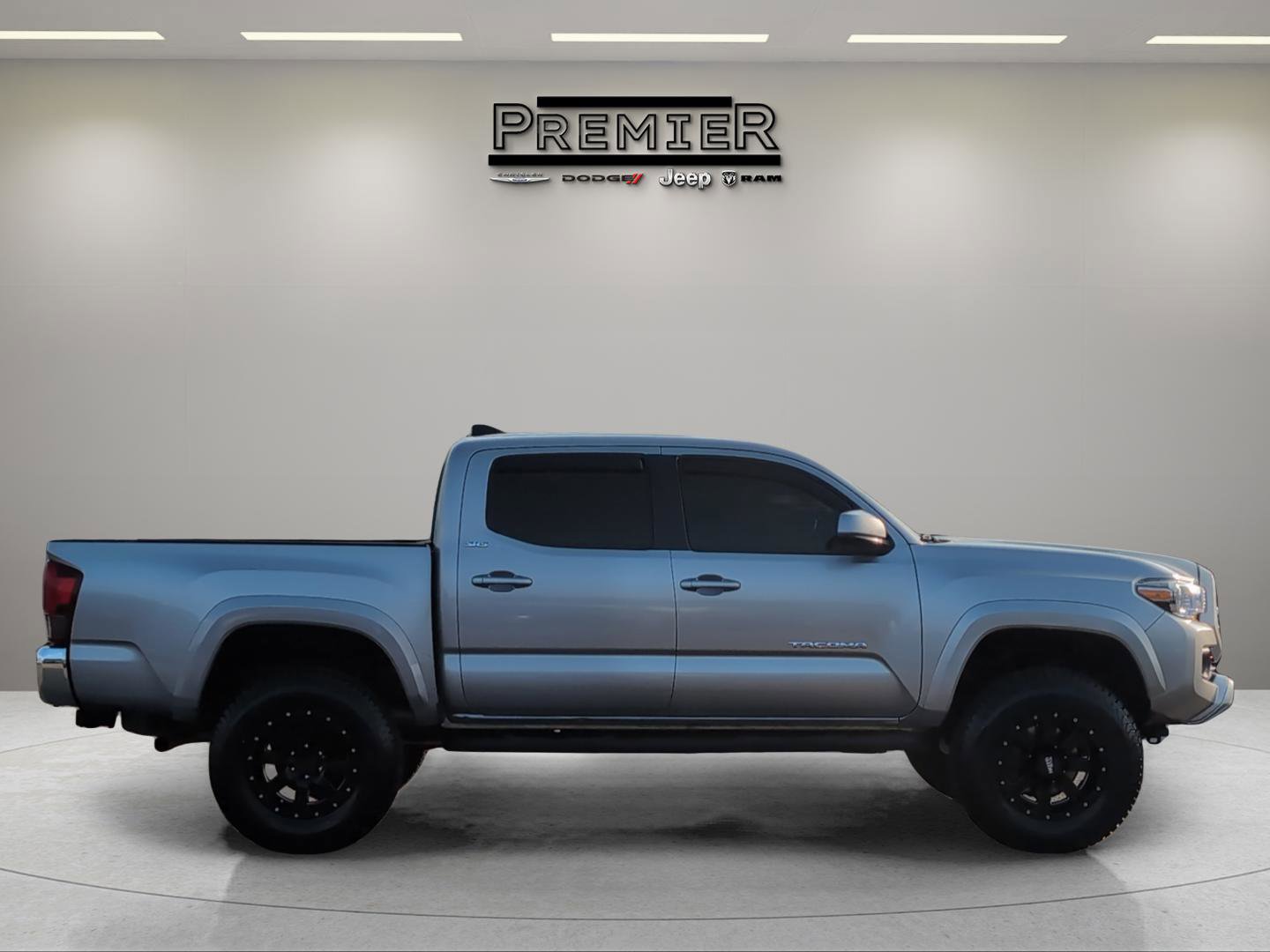 Used 2019 Toyota Tacoma SR5 image 7