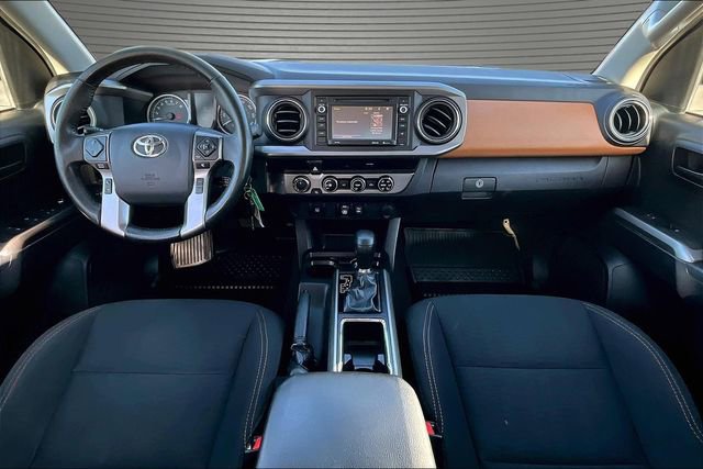 Used 2018 Toyota Tacoma SR5 AWD/4WD image 8