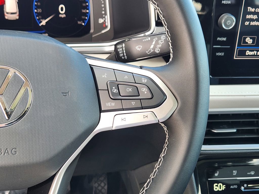 New 2026 Volkswagen Taos SEL image 9