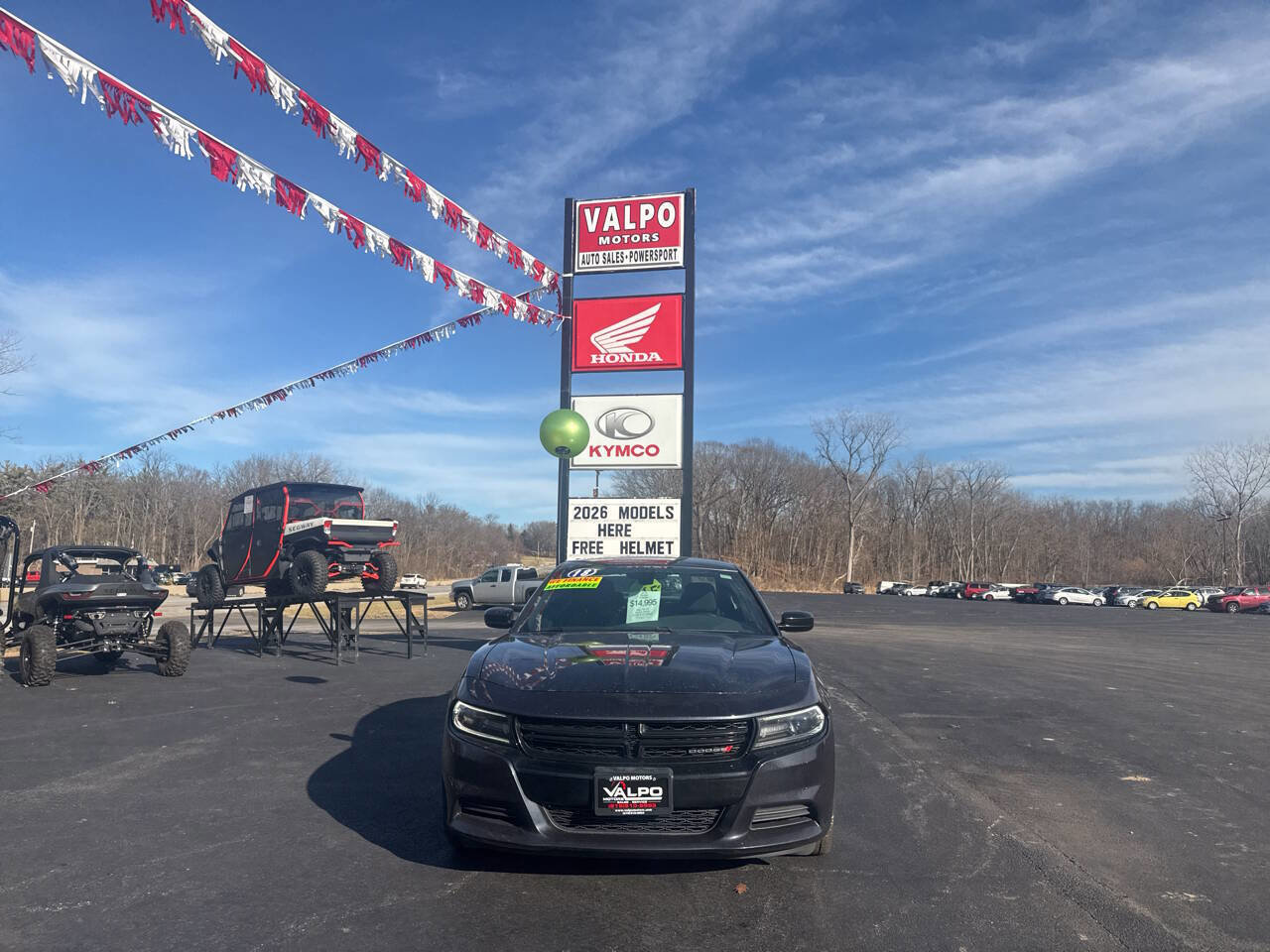 Used 2018 Dodge Charger SXT w/ Blacktop Package image 3