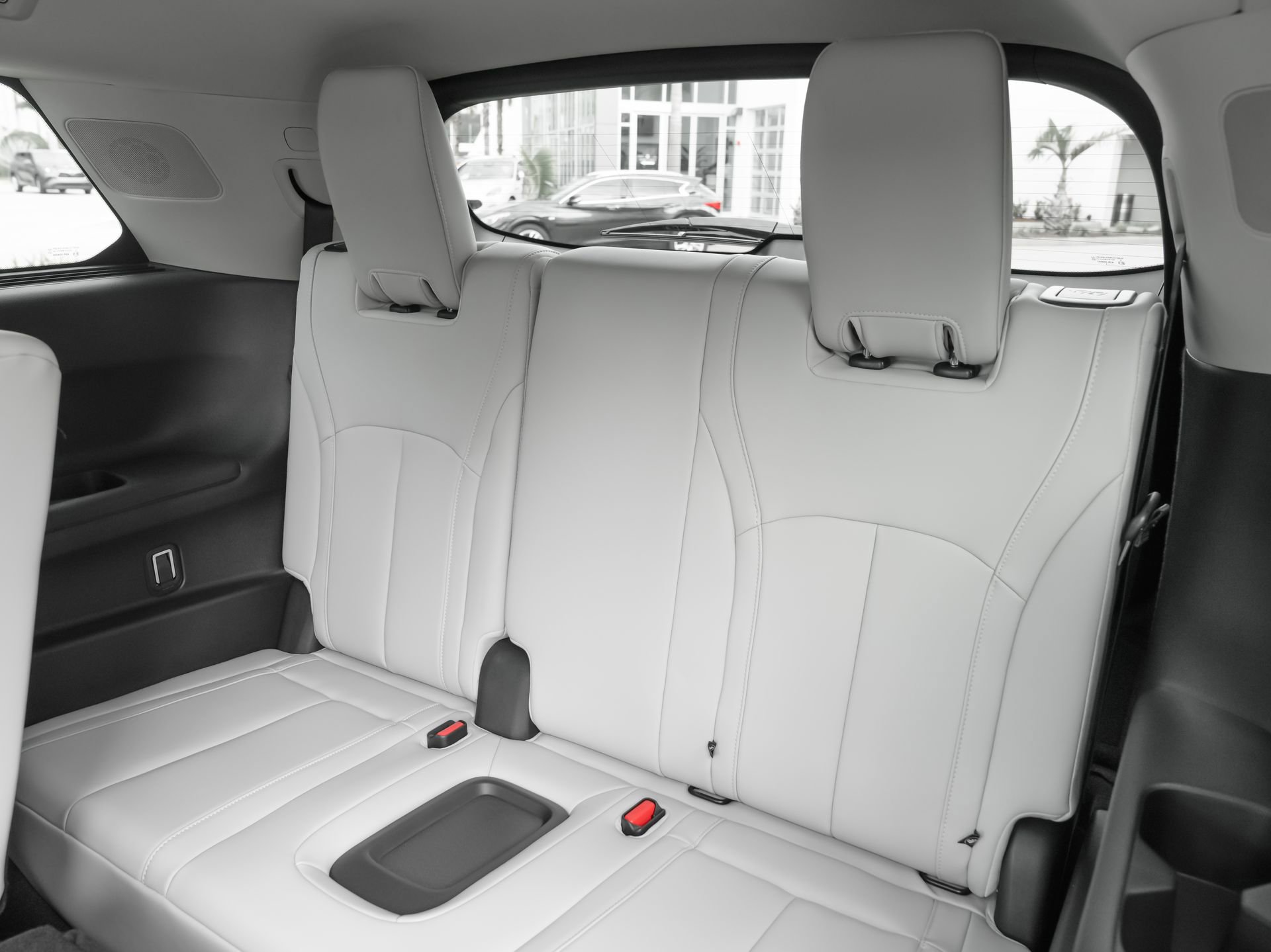 Certified 2026 INFINITI QX60 Luxe w/ Family Package FWD image 43