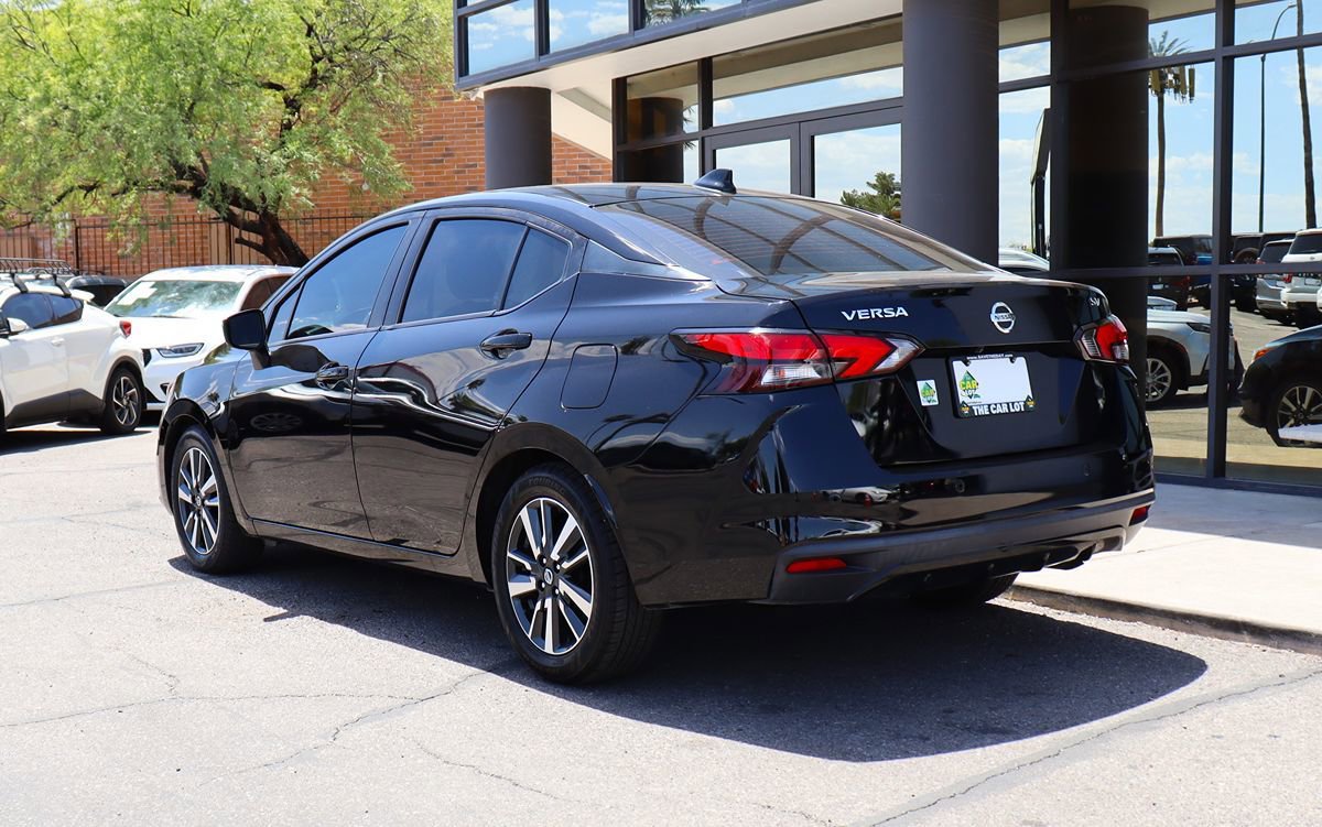 Used 2021 Nissan Versa SV FWD image 9
