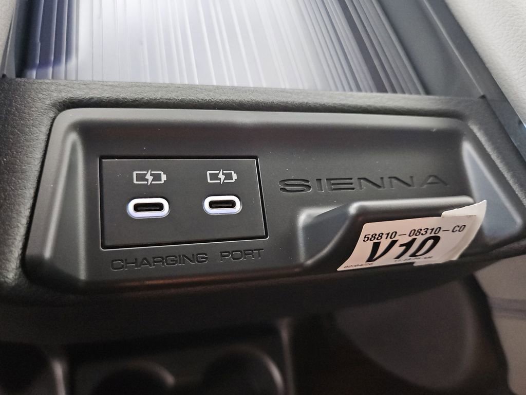 New 2026 Toyota Sienna XLE image 28