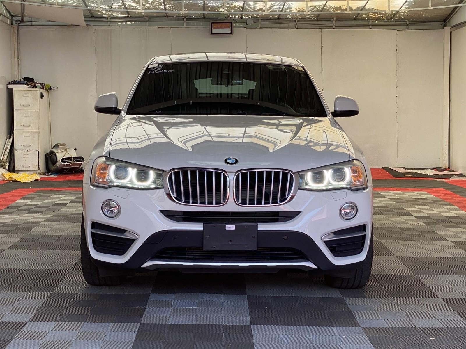 Used 2018 BMW X4 xDrive28i AWD/4WD image 2