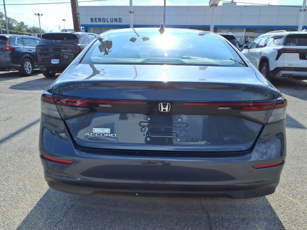 Used 2024 Honda Accord EX image 5