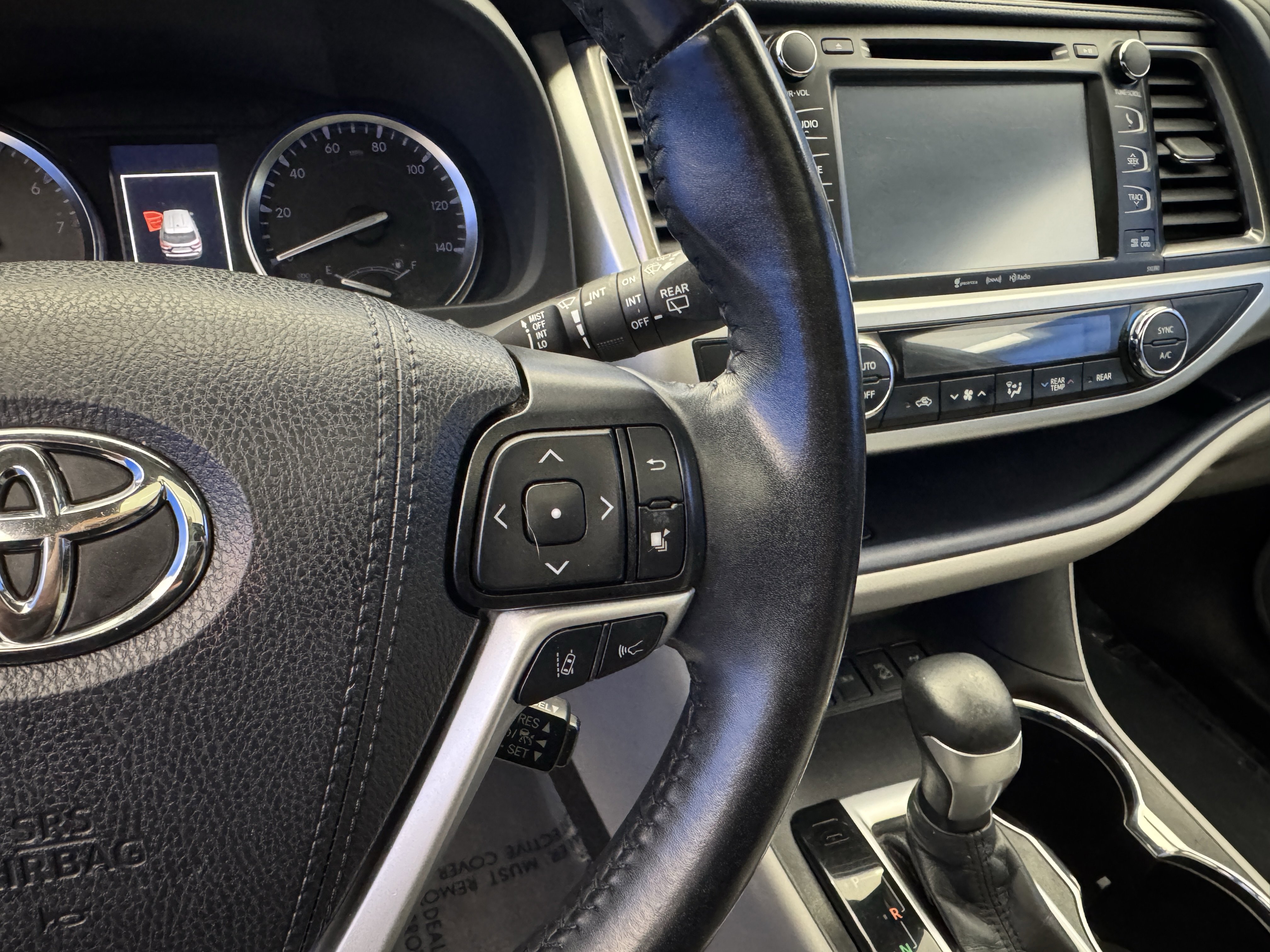 Used 2019 Toyota Highlander XLE image 17