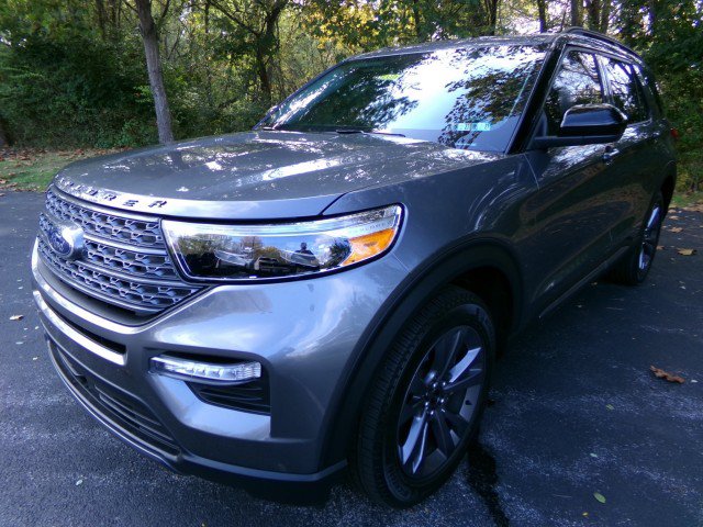 Certified 2024 Ford Explorer XLT w/ Equipment Group 202A AWD/4WD image 4