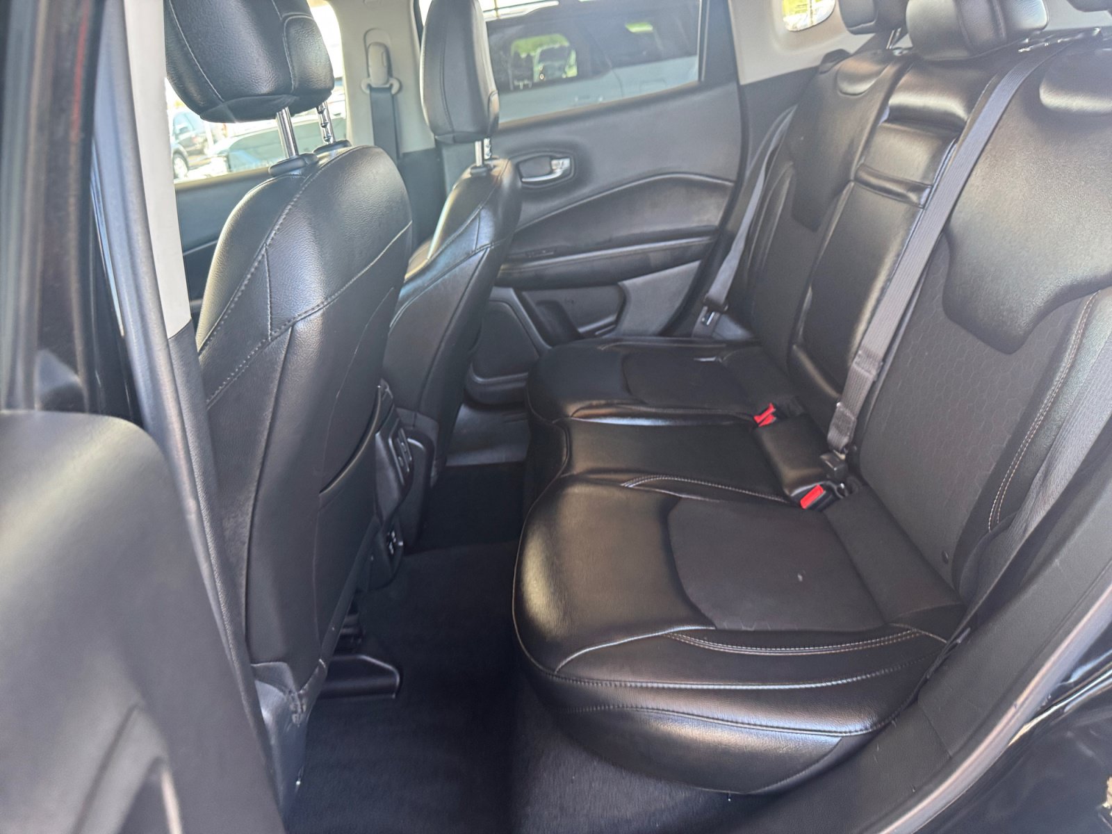 Used 2018 Jeep Compass Latitude w/ Popular Equipment Group FWD image 25