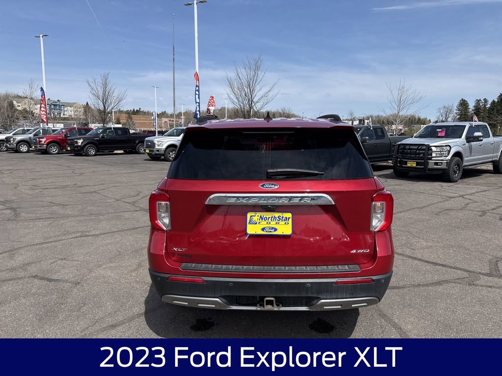 Used 2023 Ford Explorer XLT w/ Equipment Group 202A AWD/4WD image 8