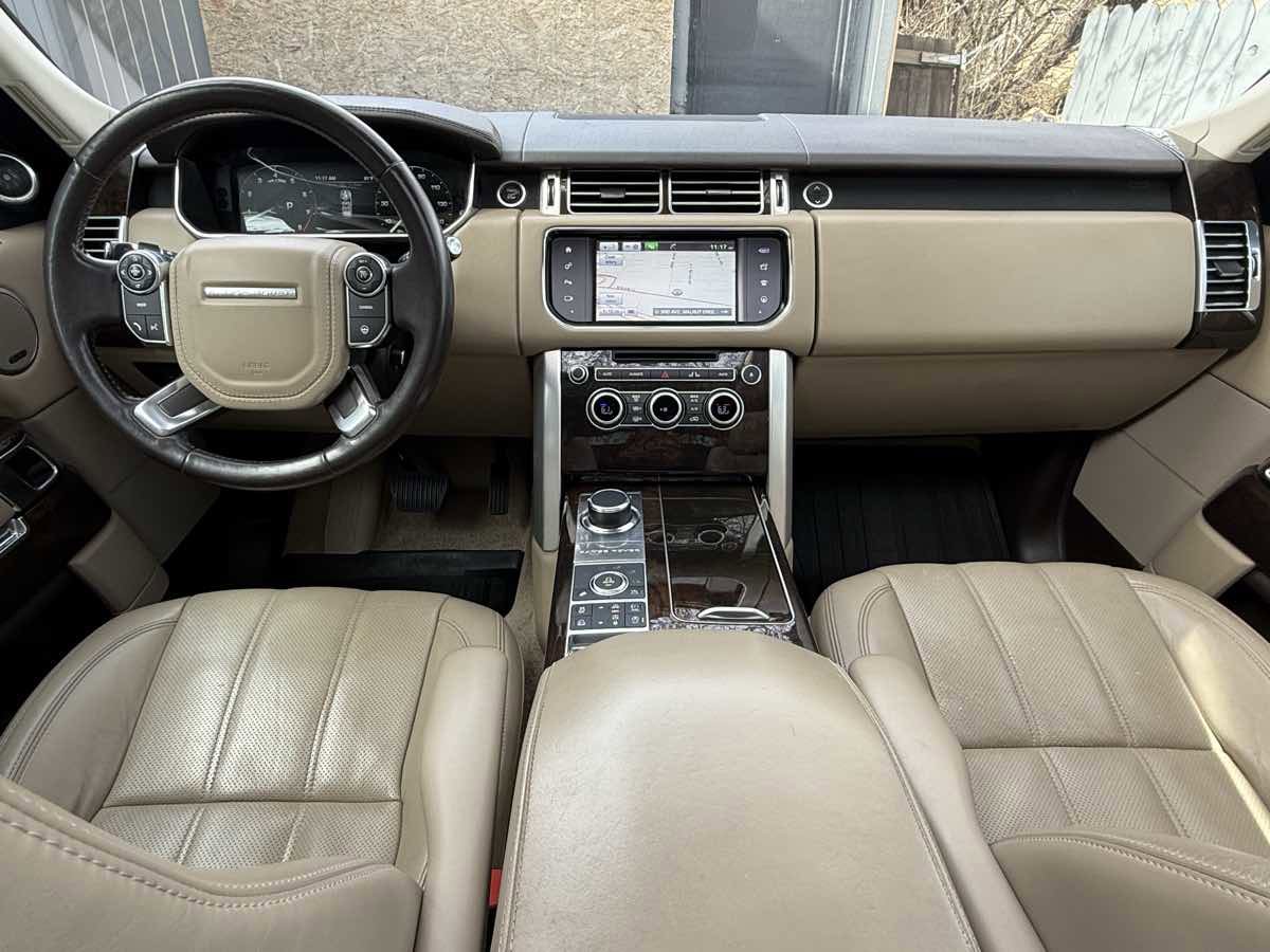 Used 2016 Land Rover Range Rover HSE image 23