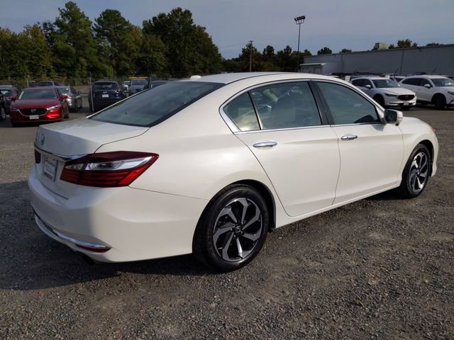 Used 2017 Honda Accord EX image 4