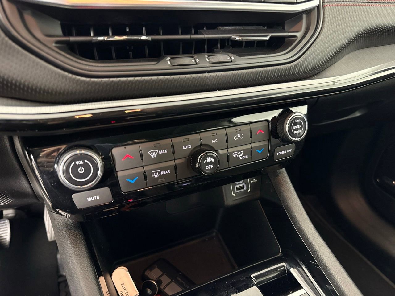 Used 2022 Jeep Compass Trailhawk w/ Trailhawk Elite Group image 20