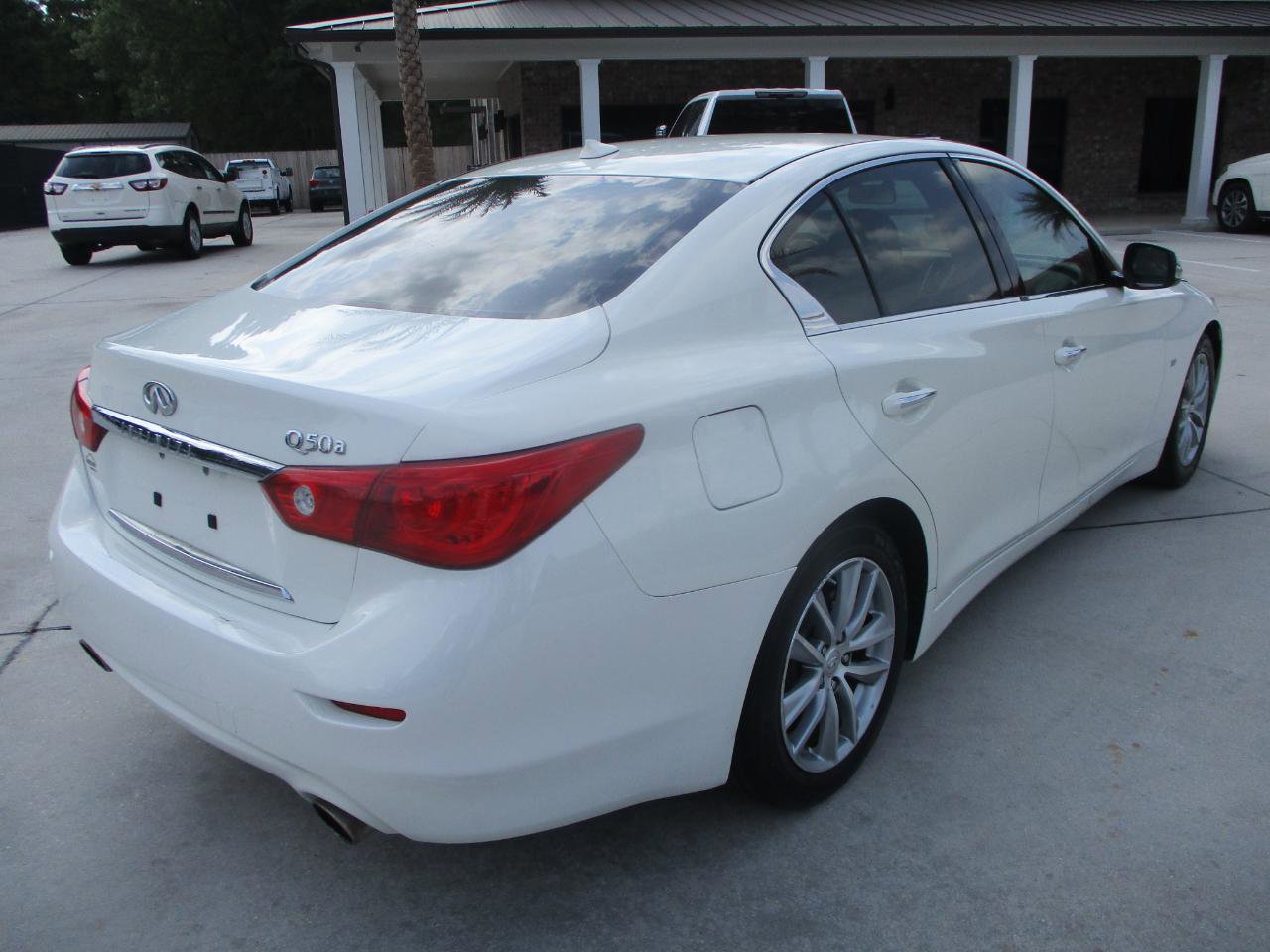 Used 2014 INFINITI Q50 Premium w/ Moonroof Package image 21