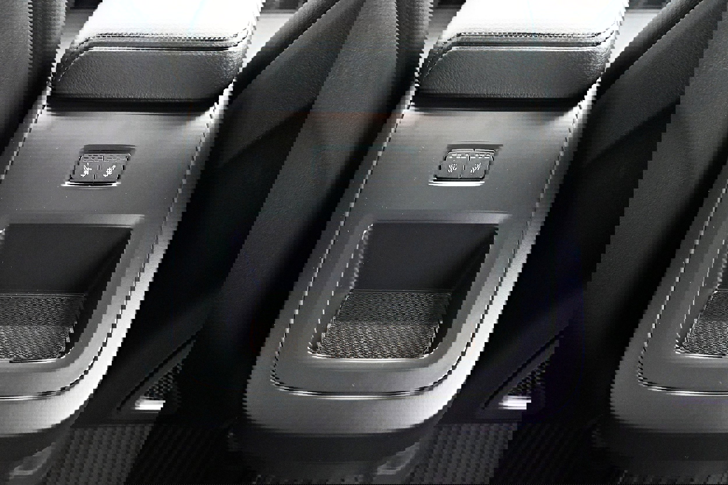 Used 2023 Volvo XC60 B5 Core w/ Climate Package image 28