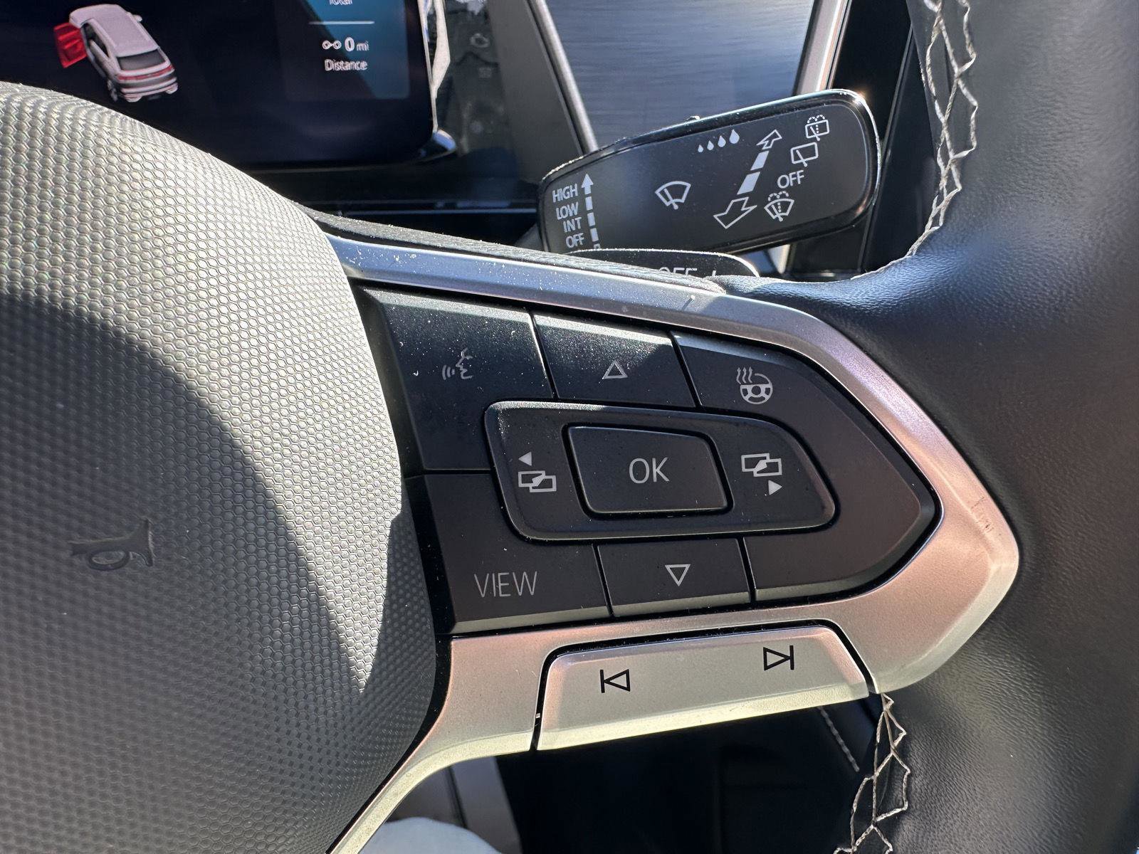 Used 2025 Volkswagen Atlas Cross Sport SE image 29