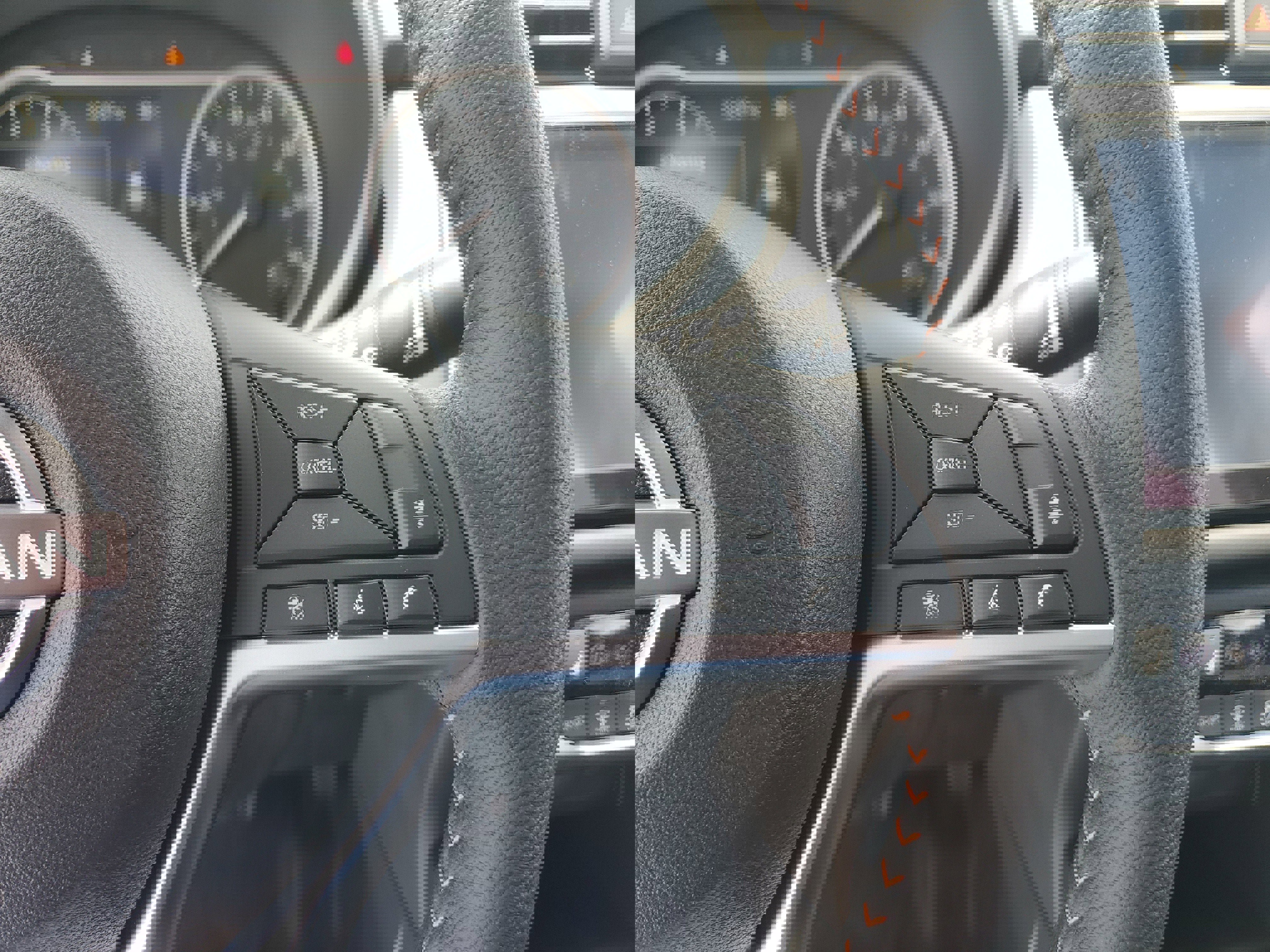 New 2025 Nissan Versa SR w/ Trunk Package image 22