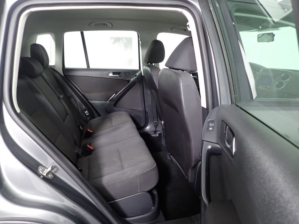 Used 2017 Volkswagen Tiguan Limited w/ Premium Package image 29