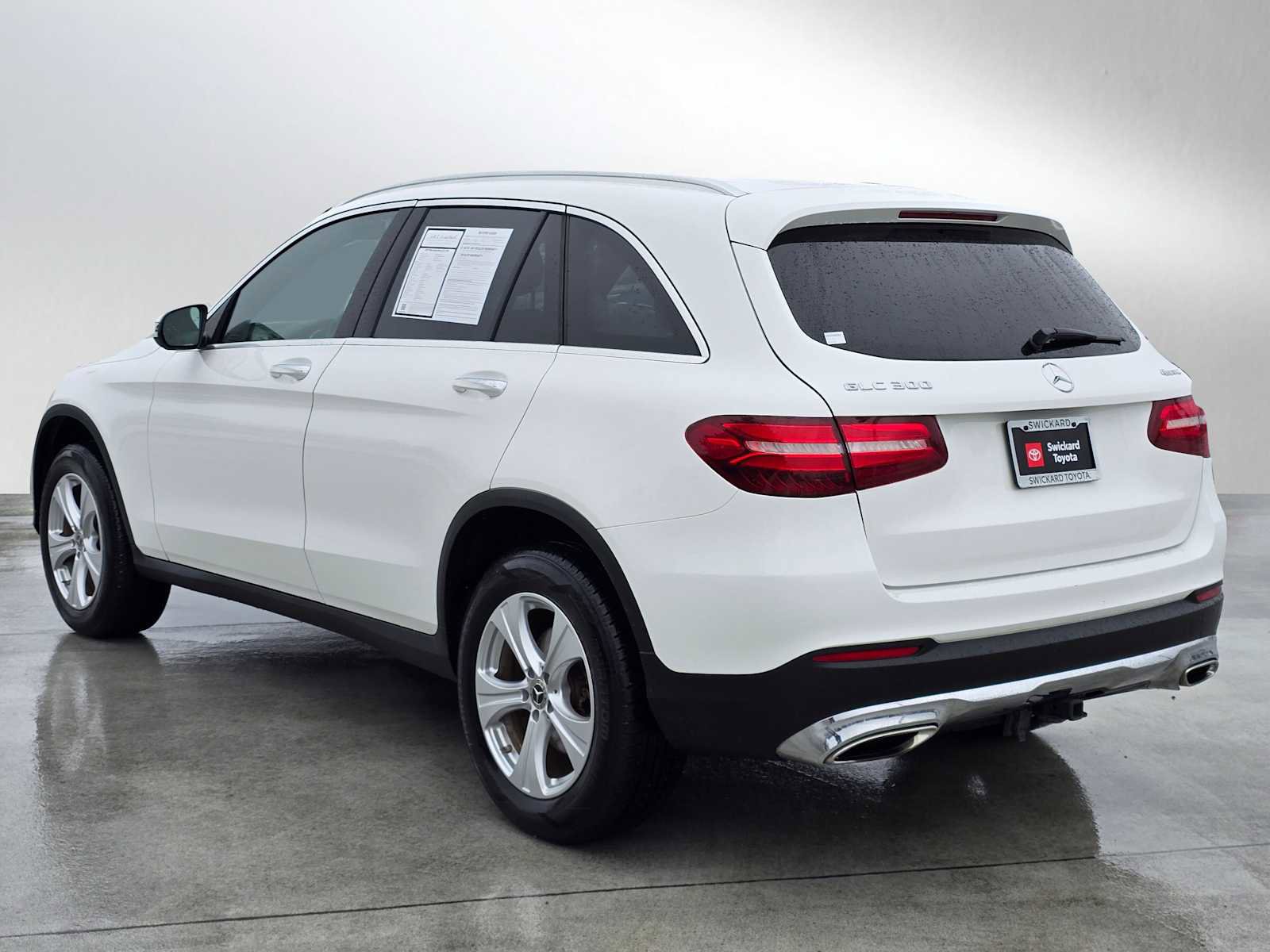 Used 2017 Mercedes-Benz GLC 300 4MATIC image 5