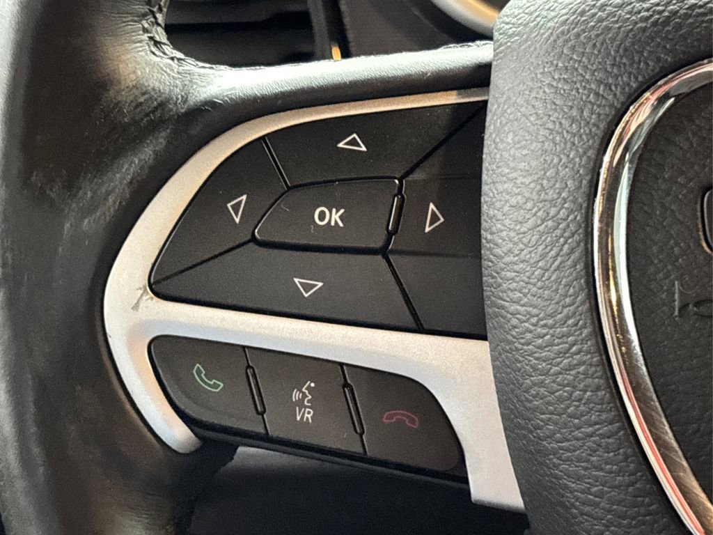 Used 2015 Dodge Challenger R/T Plus image 29