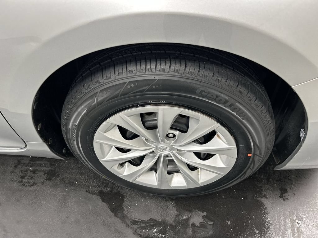 Used 2016 Toyota Camry LE FWD image 8