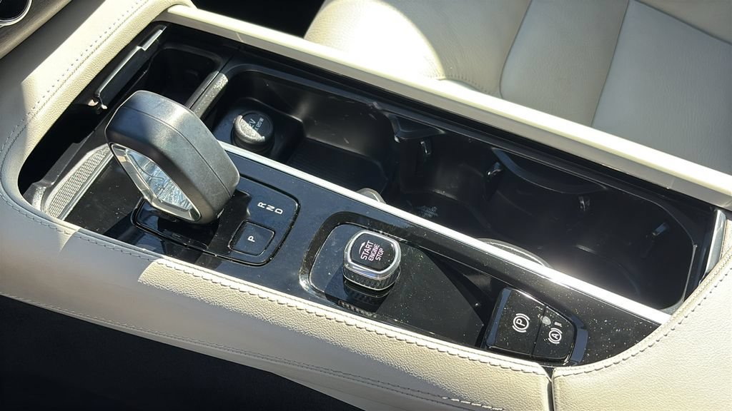 Certified 2023 Volvo XC90 B5 Plus w/ Protection Package Premier AWD/4WD image 21