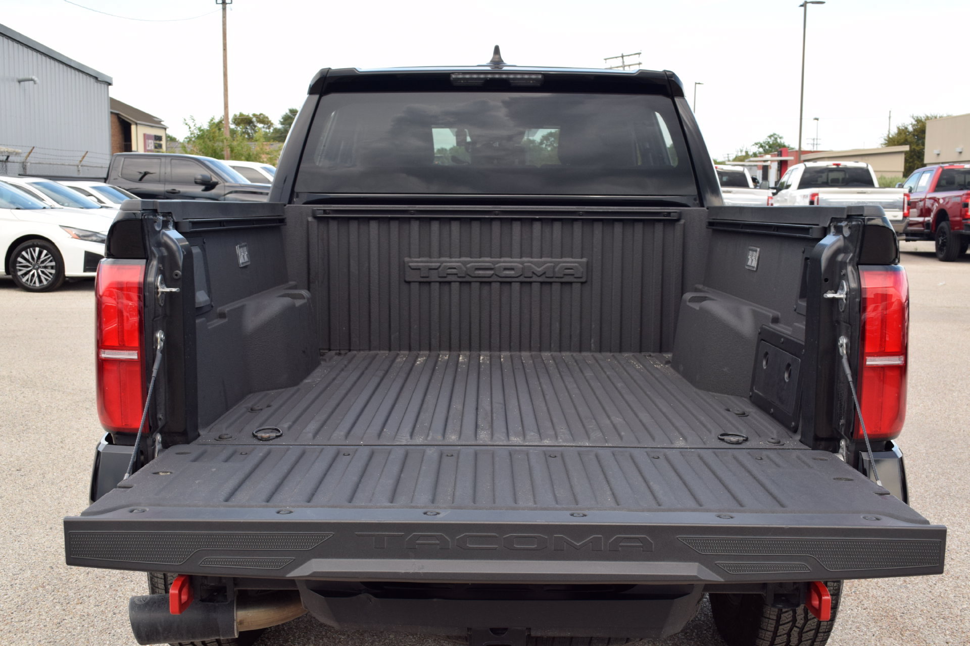 Used 2025 Toyota Tacoma TRD Off-Road AWD/4WD image 21