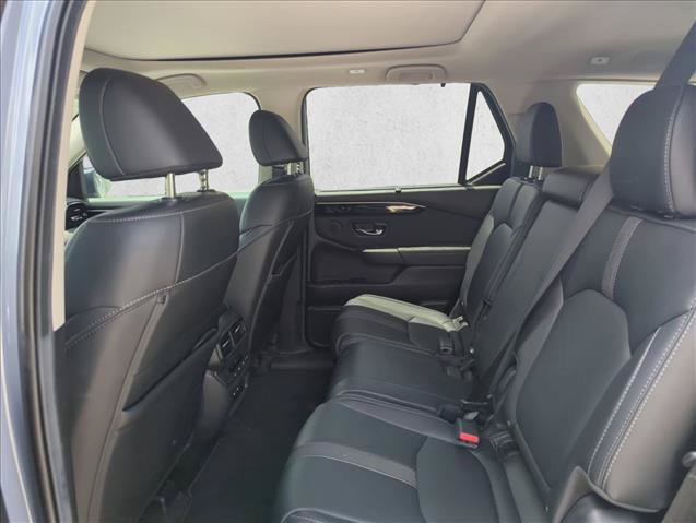 Used 2025 Honda Pilot Touring image 15