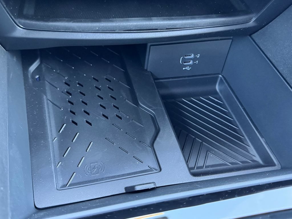 New 2027 Chrysler Pacifica Limited FWD image 21