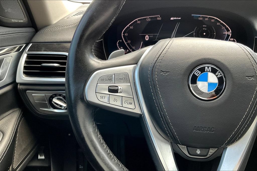 Used 2020 BMW 745e xDrive AWD/4WD image 11