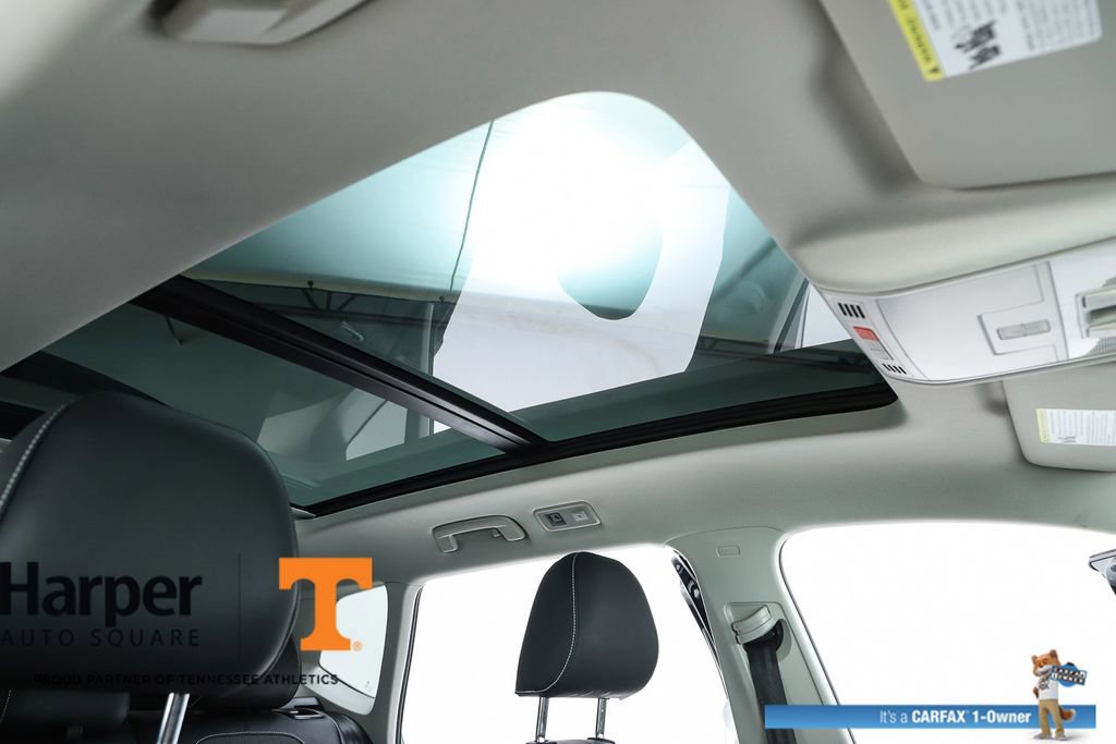 Used 2023 Volkswagen Taos SE w/ Panoramic Sunroof Package FWD image 36