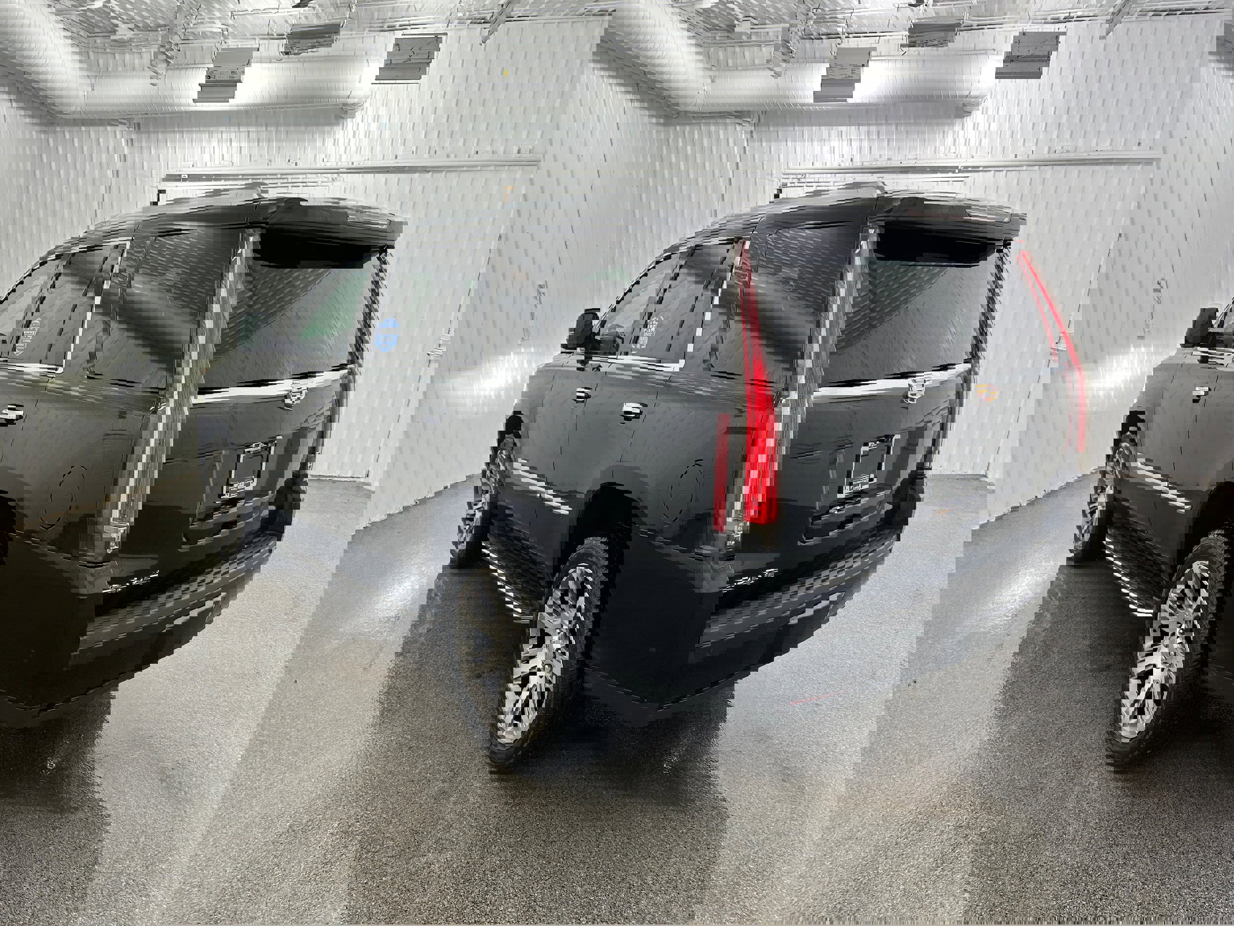 Used 2019 Cadillac Escalade Luxury AWD/4WD image 21