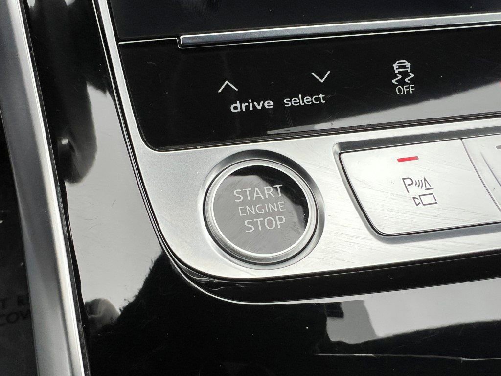 Used 2025 Audi Q7 3.0T Prestige w/ Prestige Package image 31