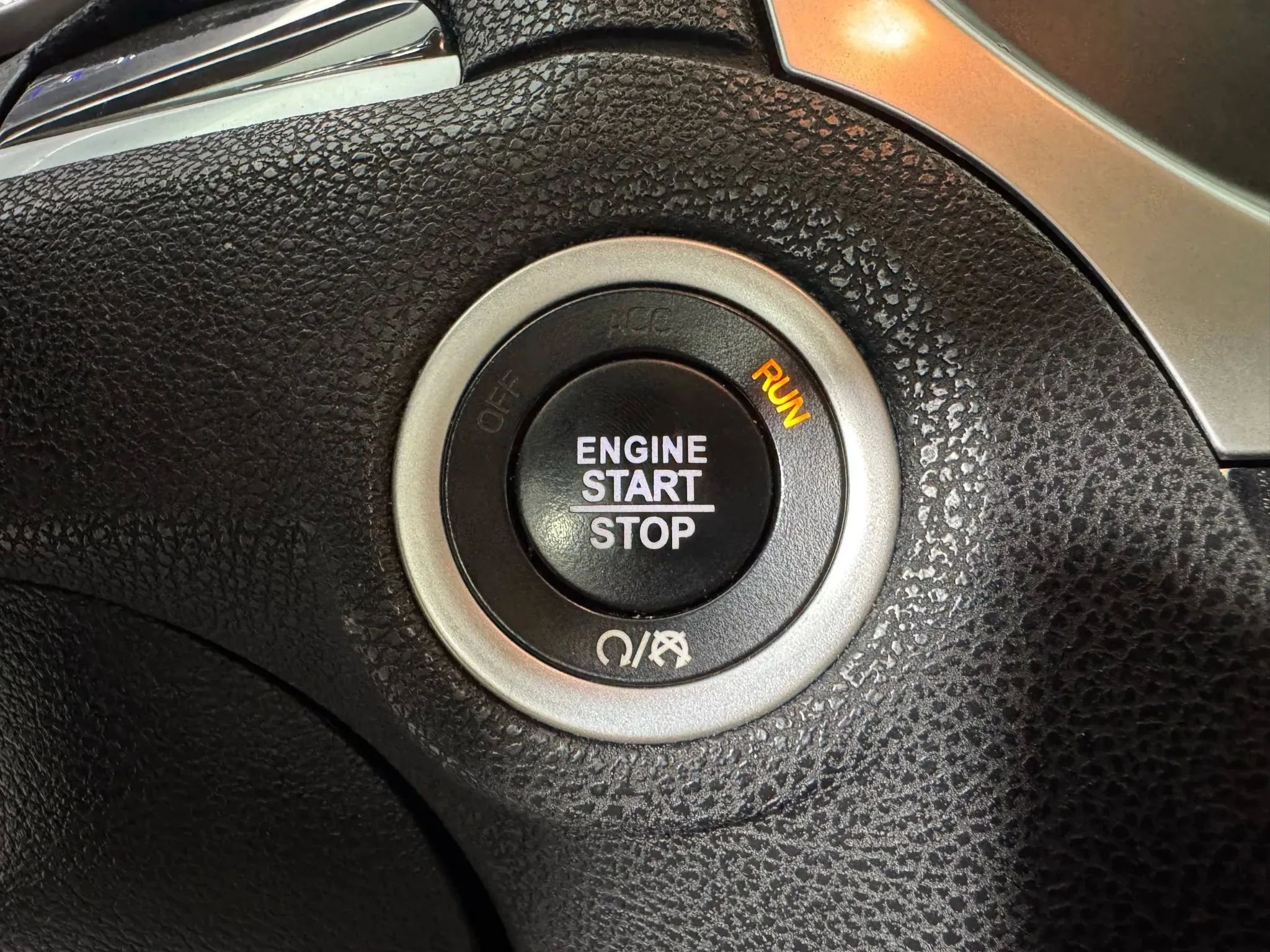 Used 2018 Chrysler 300 Limited image 17