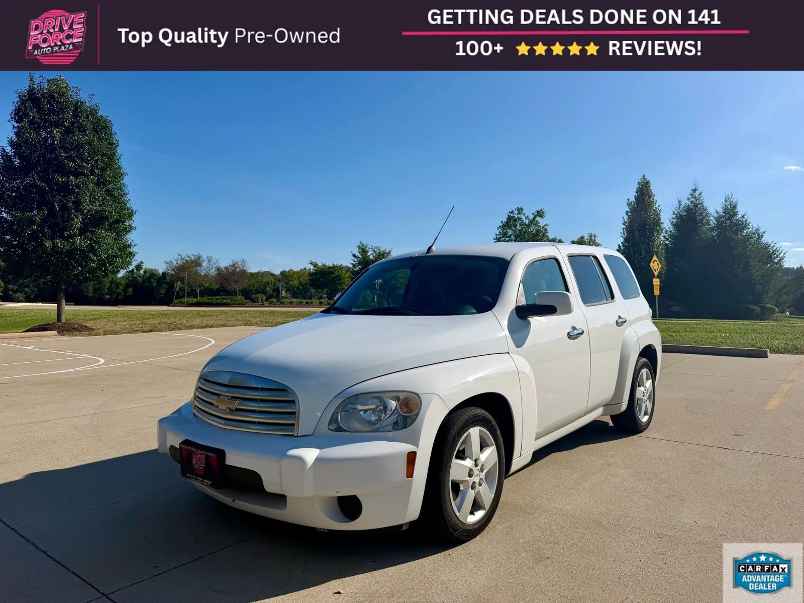 Used 2011 Chevrolet HHR LT FWD image 1
