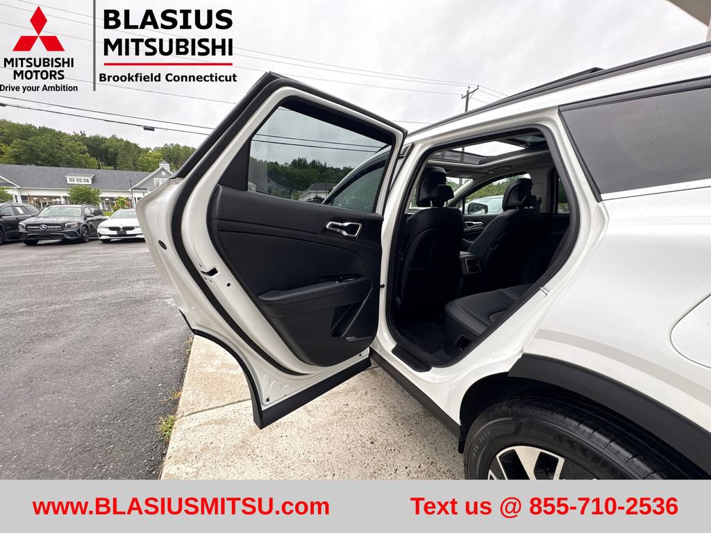Used 2025 Kia Sportage EX w/ EX Premium Package AWD/4WD image 44