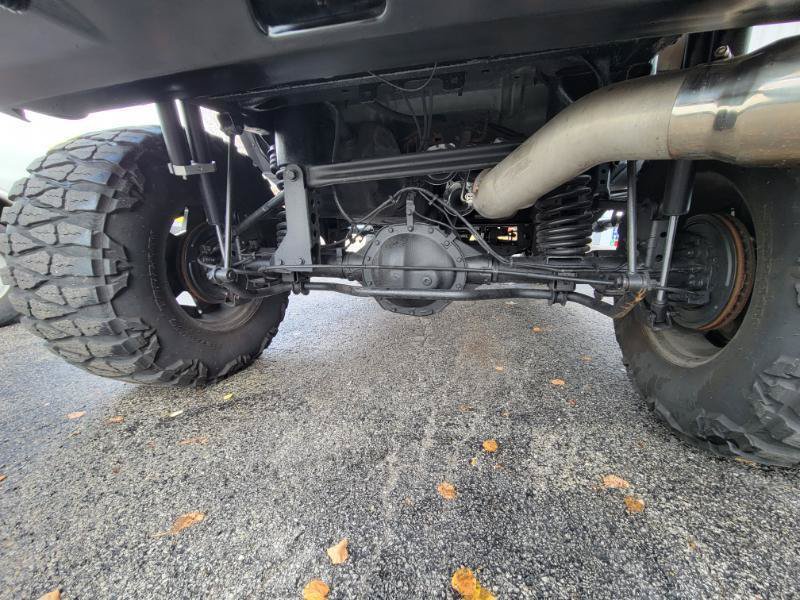 Used 2005 HUMMER H2 SUT w/ Preferred Equipment Group AWD/4WD image 19
