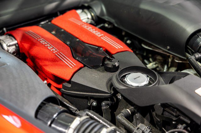 Used 2016 Ferrari 488 GTB RWD image 28
