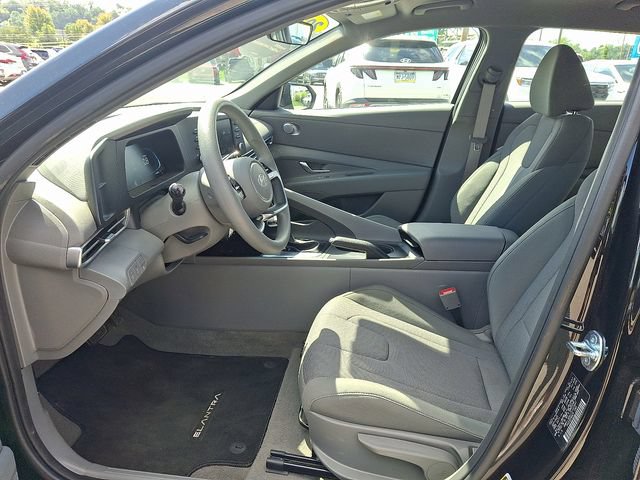 Certified 2026 Hyundai Elantra SE FWD image 13