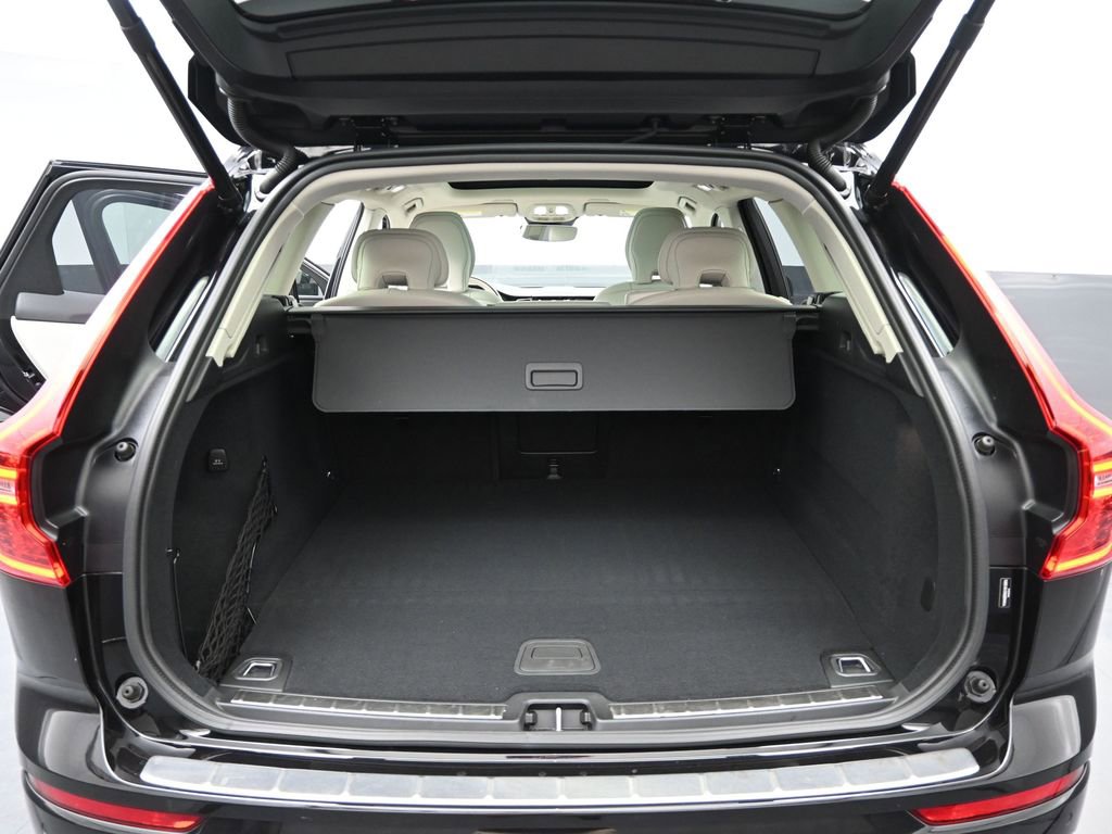 Used 2025 Volvo XC60 T8 Ultra w/ Protection Package Premier image 20