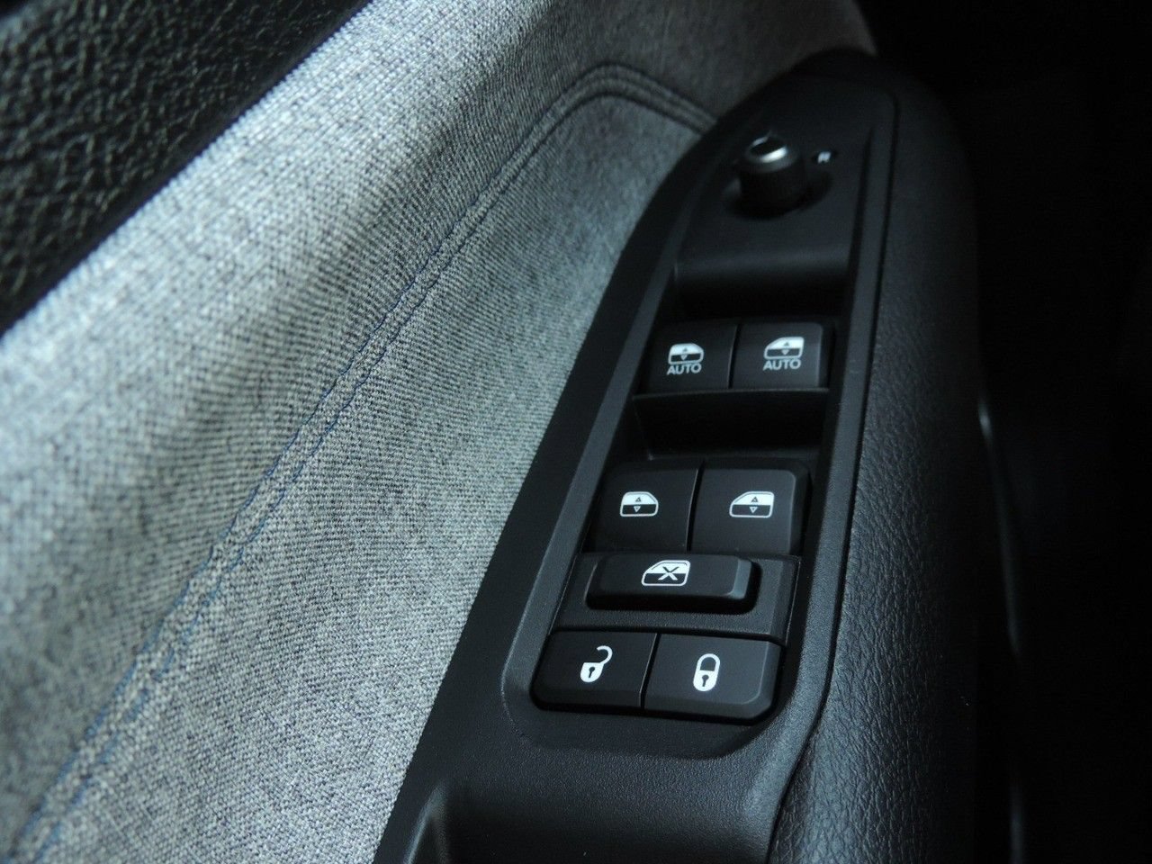 Used 2024 Jeep Compass Latitude AWD/4WD image 26