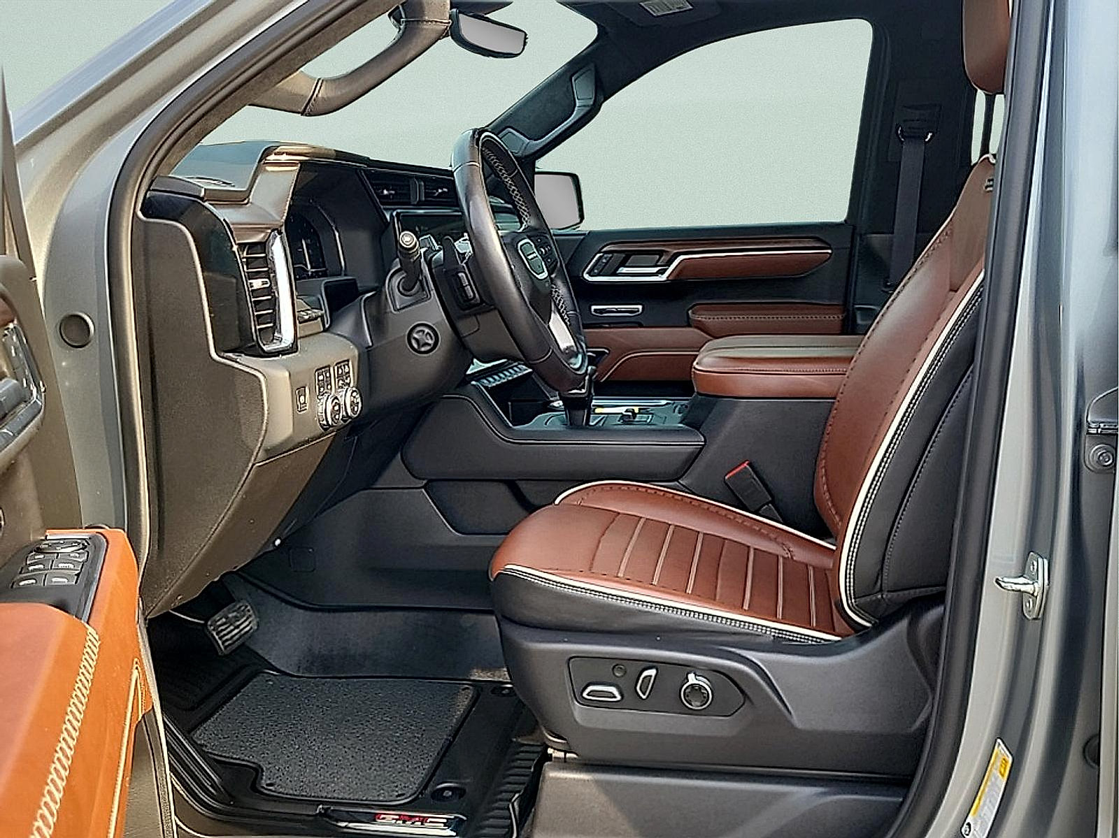Used 2024 GMC Sierra 1500 Denali Ultimate AWD/4WD image 13