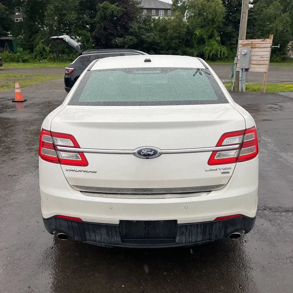 Used 2013 Ford Taurus Limited AWD/4WD image 7