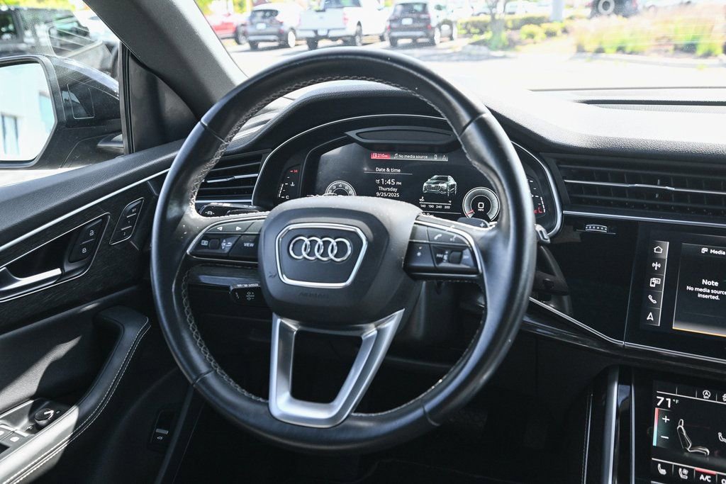 Used 2022 Audi Q8 Premium Plus image 32