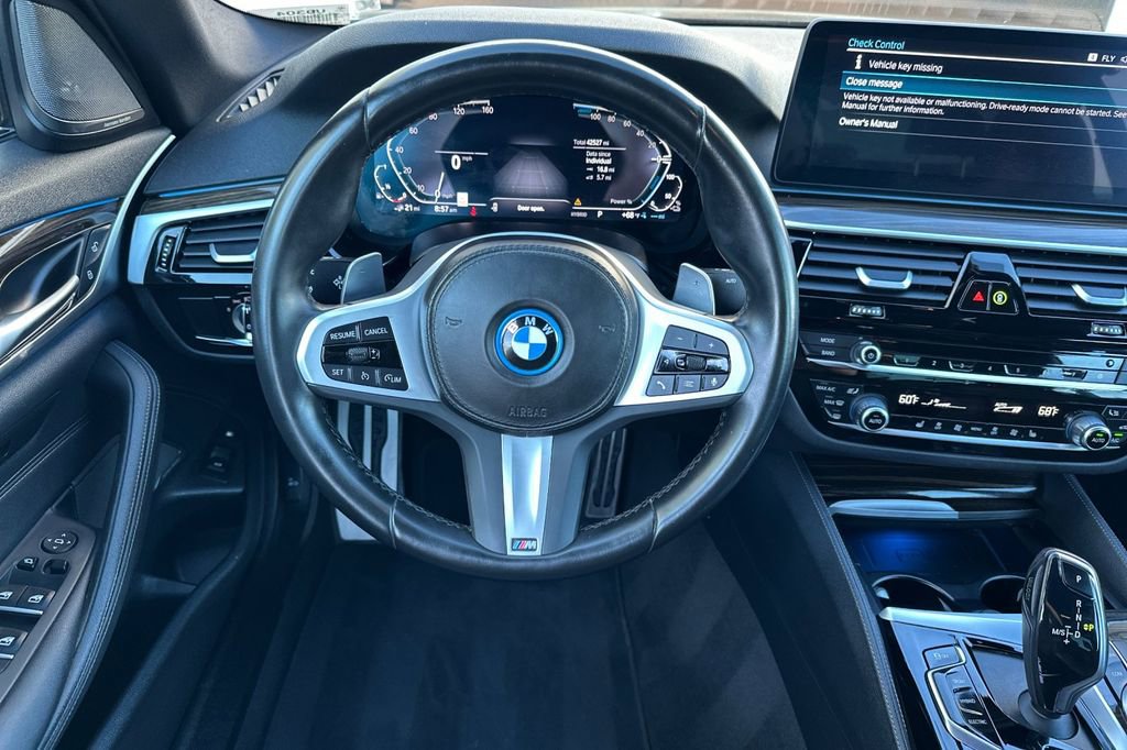 Used 2023 BMW 530e w/ Executive Package image 15