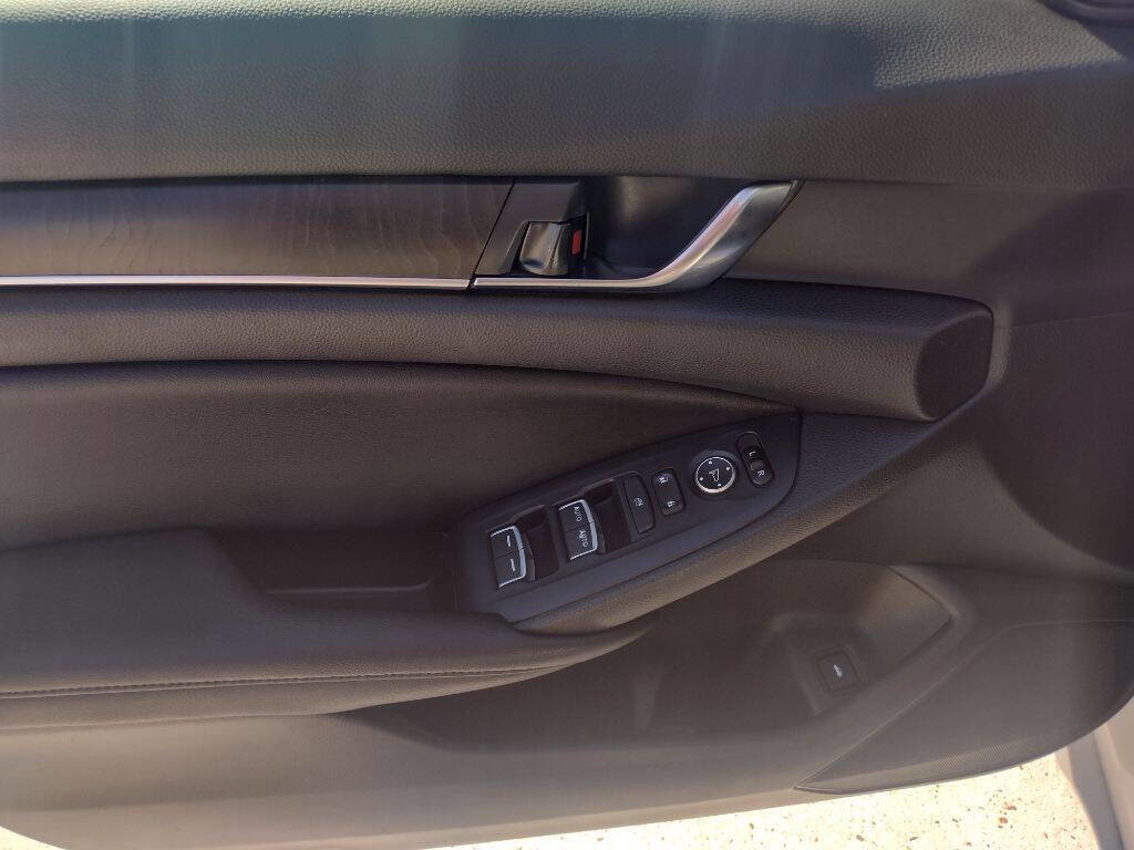 Used 2019 Honda Accord EX image 19