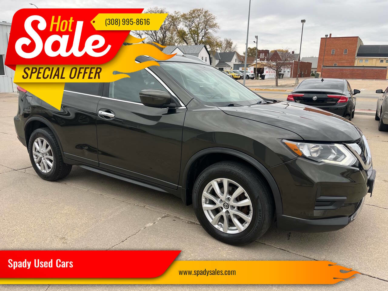 Used 2017 Nissan Rogue SV image 1